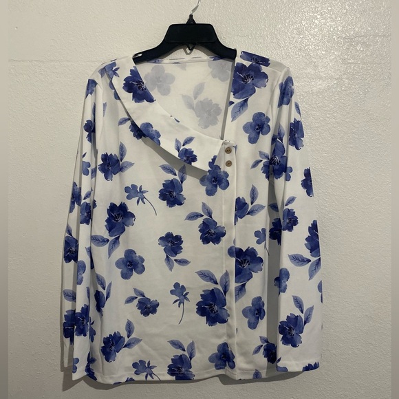 Tops - Floral Long Sleeve Top